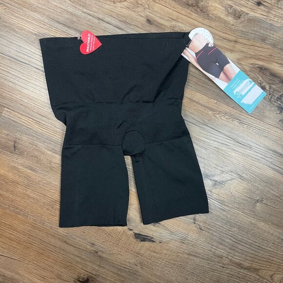 Assets by SPANX Shaping Short Size Medium - Picture 1 of 3